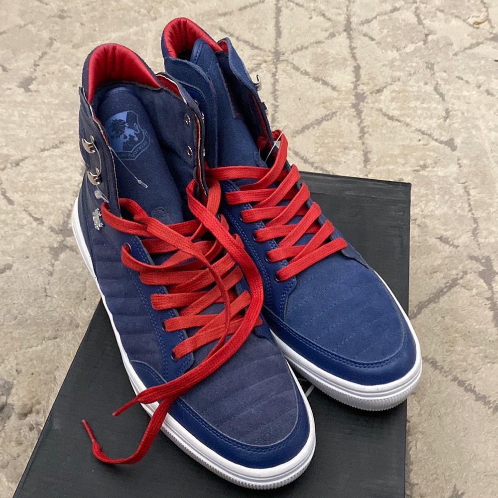 VLADO Men's Boys Size 9 Blue NEW